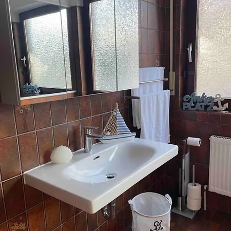 Ferienhaus Ankerplatz - Gemütliches Mit Garten Und Terrasse Für Große Familie *